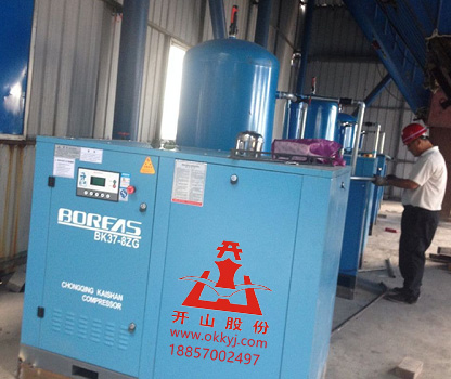 開山螺(luó)杆空壓機在(zai)電廠的使用(yong)現場 開山螺(luó)杆空壓機在(zai)電廠的使用(yong)現場