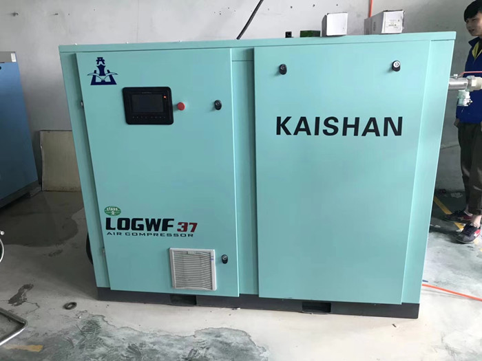 開山(shan)無油水潤滑螺杆(gan)空壓機服務于食(shi)品行業